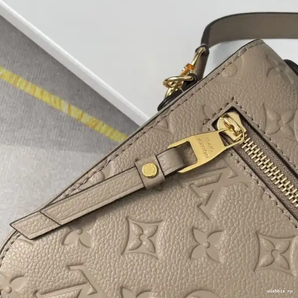 WIS POCHETTE LOUIS MÉTIS VUITTON 0509